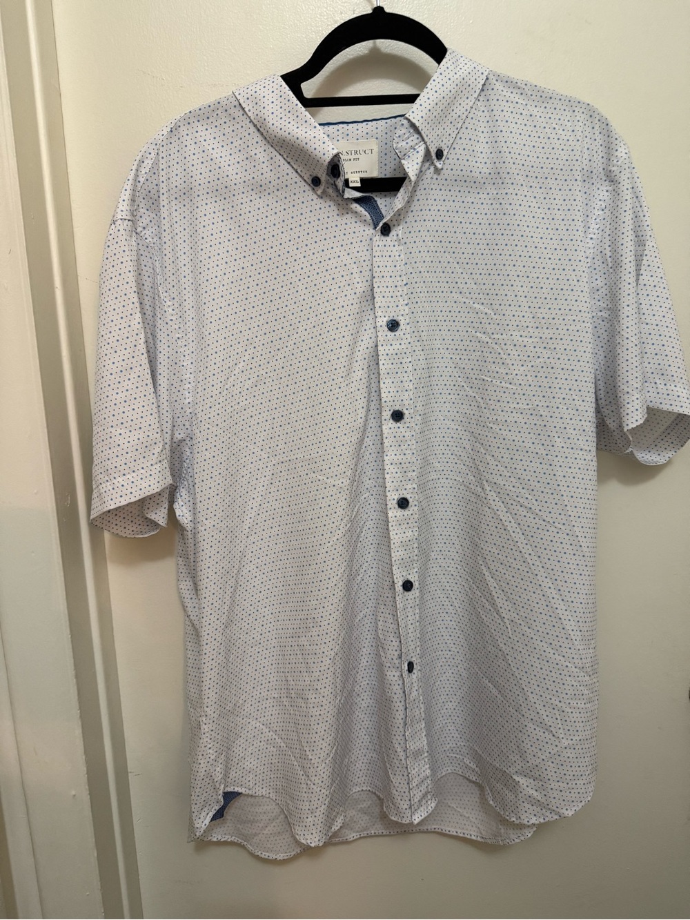 Men’s White Short-Sleeve Button-Down Shirt Slim fit with Micro Dot Print